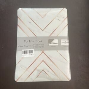 MacBook New Pro 13” gold/white marble hardshell case